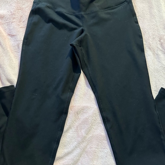 Women’s Leggings - Picture 2 of 3